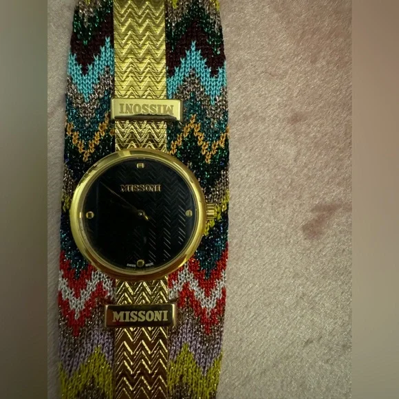 NWOT Missoni Gold Womens Analogue Watch M1 Mwy102122 Watches display picture 2